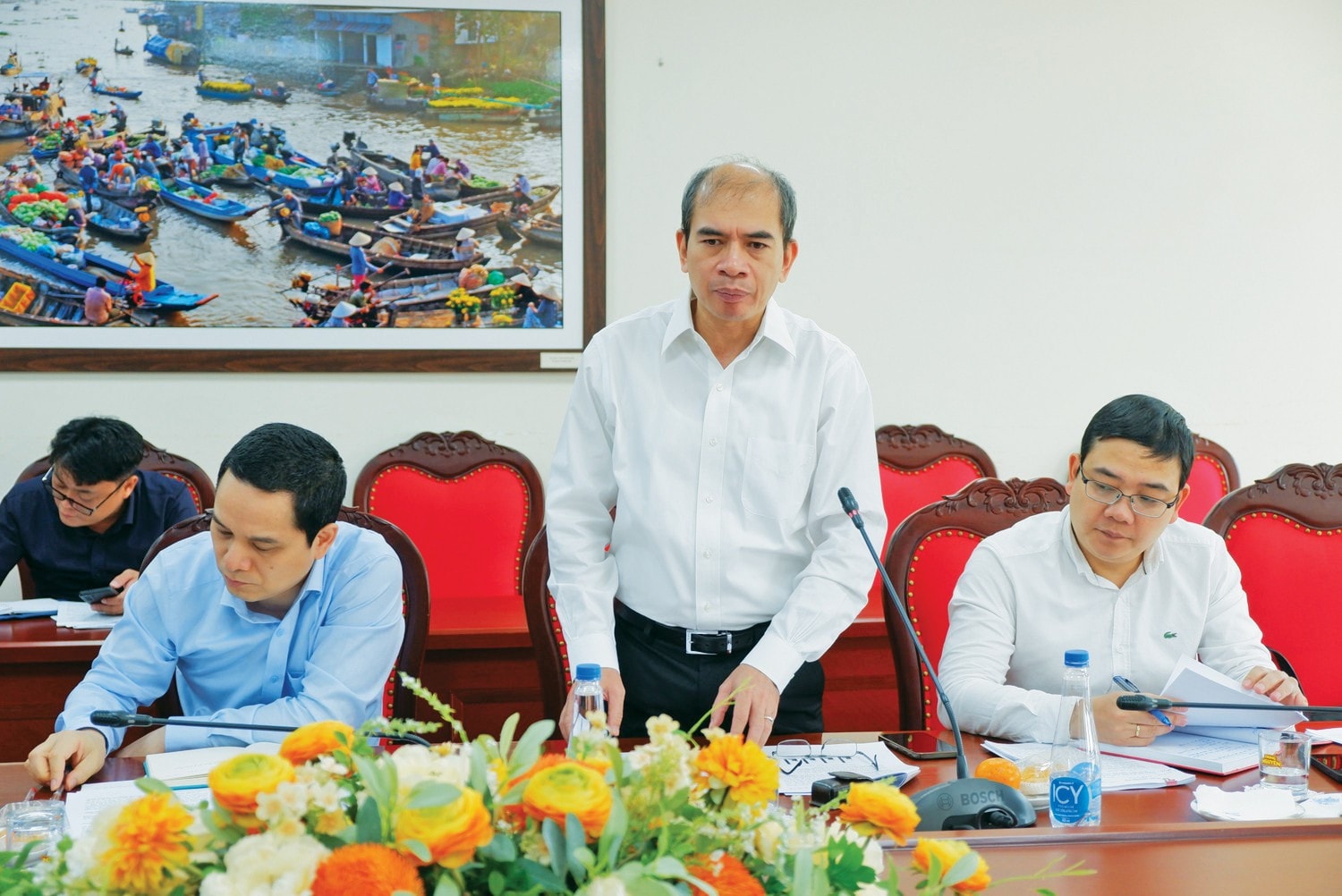 GS.TS. Trần Tuấn Anh, Phó Chủ tịch Viện hàn lâm Khoa học và Công nghệ Việt Nam, cho biết, nhiều lĩnh vực khoa học - công nghệ quan trọng, mũi nhọn có nguy cơ mai một do thiếu chuyên gia, nhà khoa học đầu ngành
