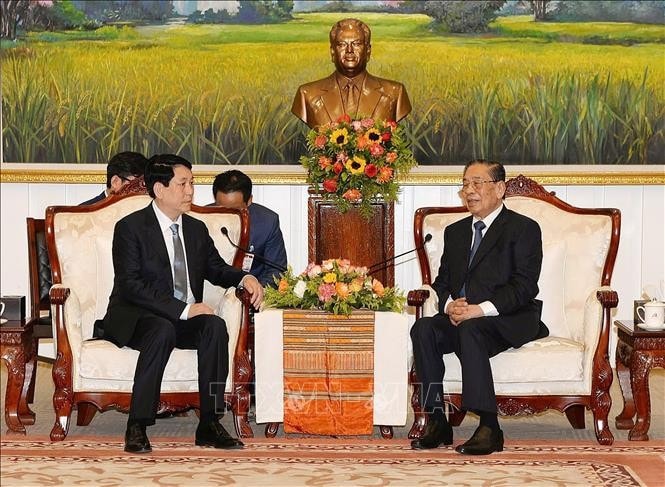 Chủ tịch nước Lương Cường gặp nguyên Tổng Bí thư, Chủ tịch nước Lào Choummaly Sayasone. Ảnh: TTXVN