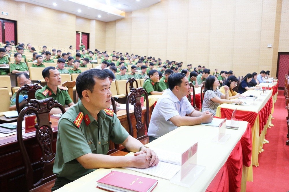 dai-bieu-1.jpg