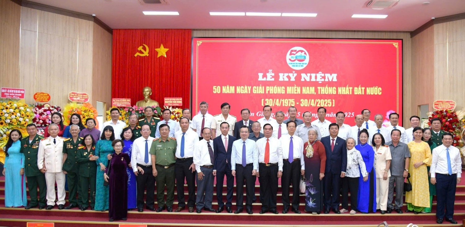 chup-anh-luu-niem.jpg