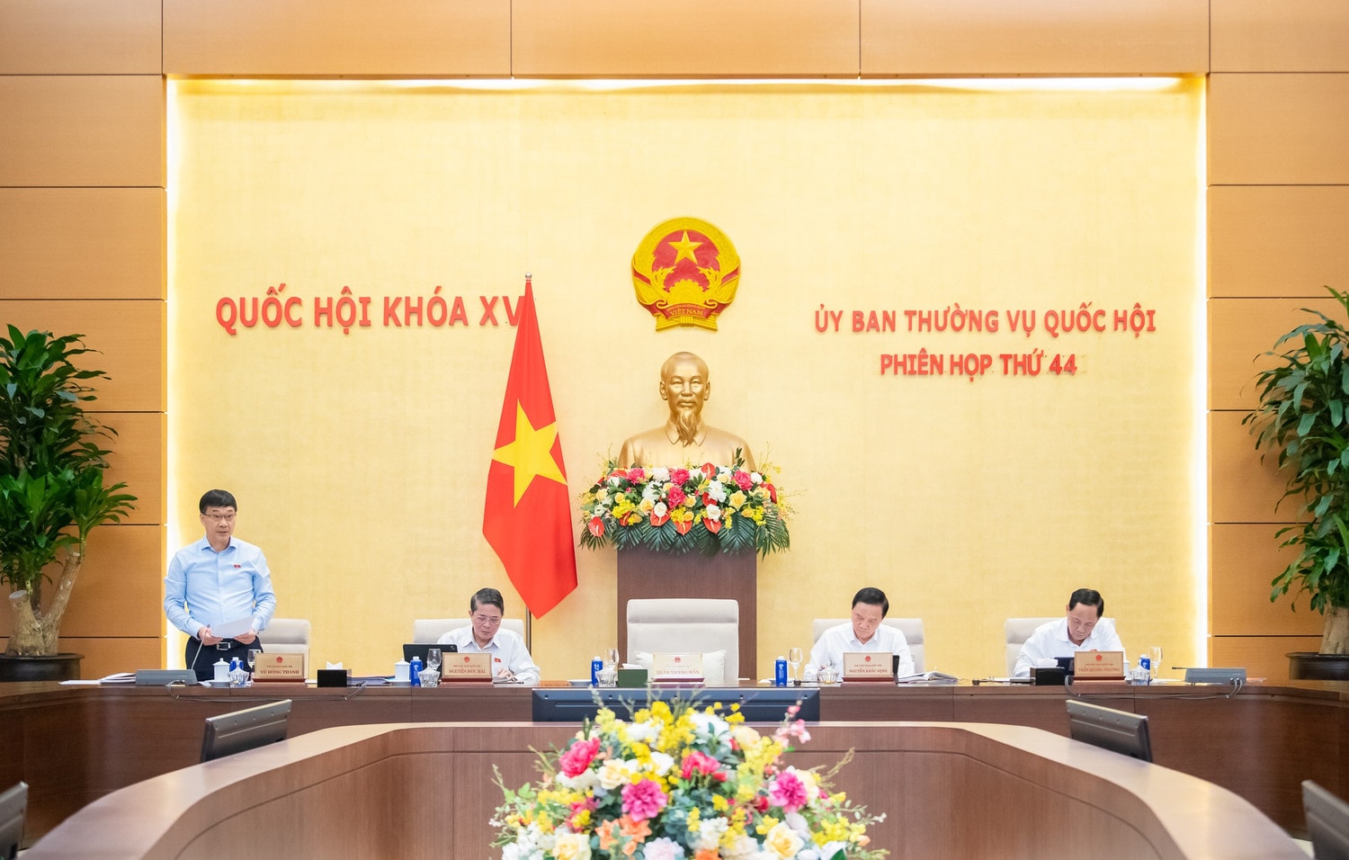 Phó Chủ tịch Quốc hội Vũ Hồng Thanh phát biểu. Ảnh: Hồ Long