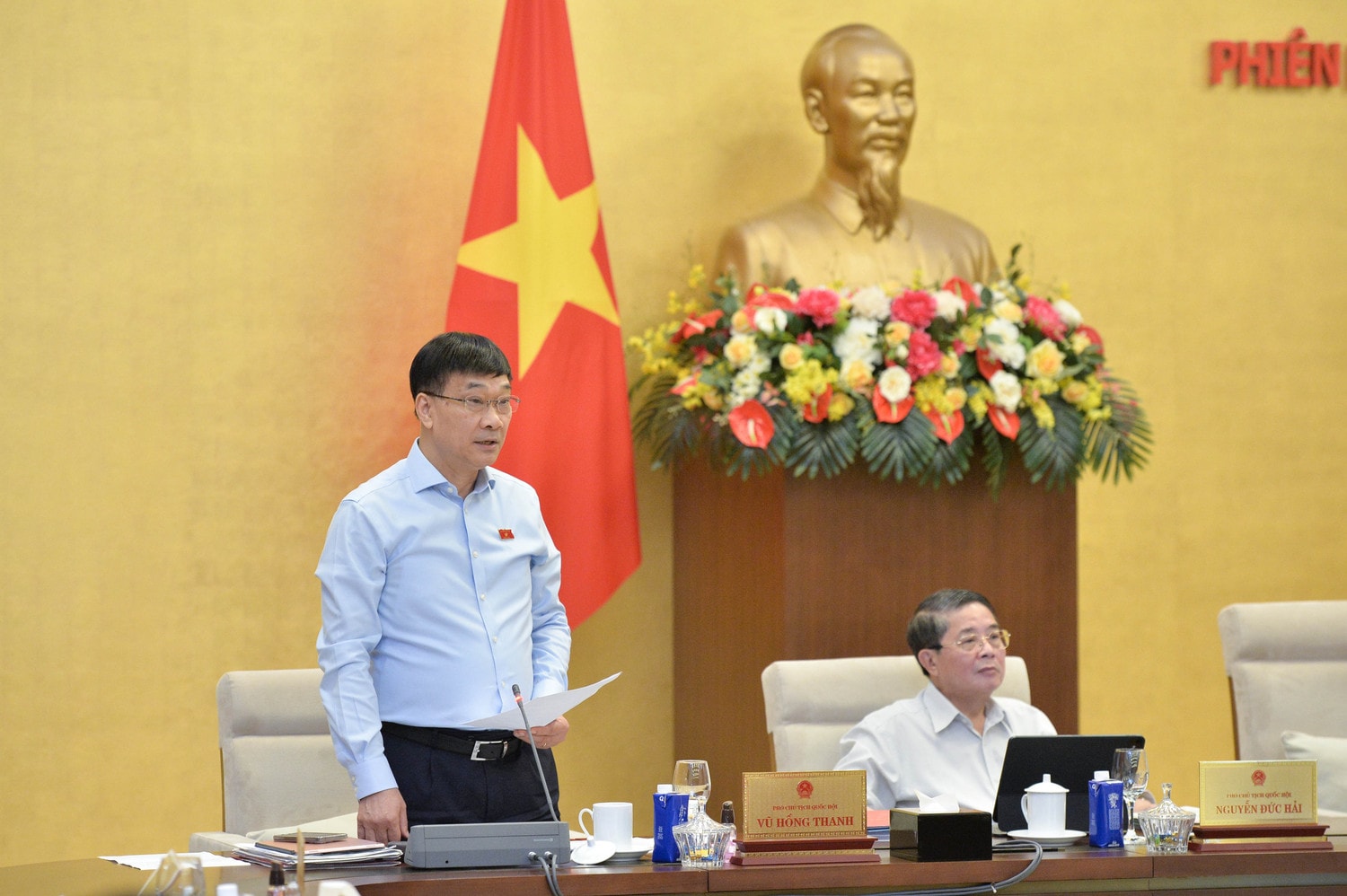 pho-chu-tich-qh-vu-hong-thanh-dieu-hanh-noi-dung-1.jpg