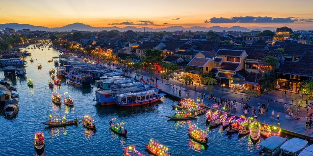 Ngành du lịch, vận tải tất bật chuẩn bị cho dịp lễ 30.4 - 1.5. Nguồn: ITN