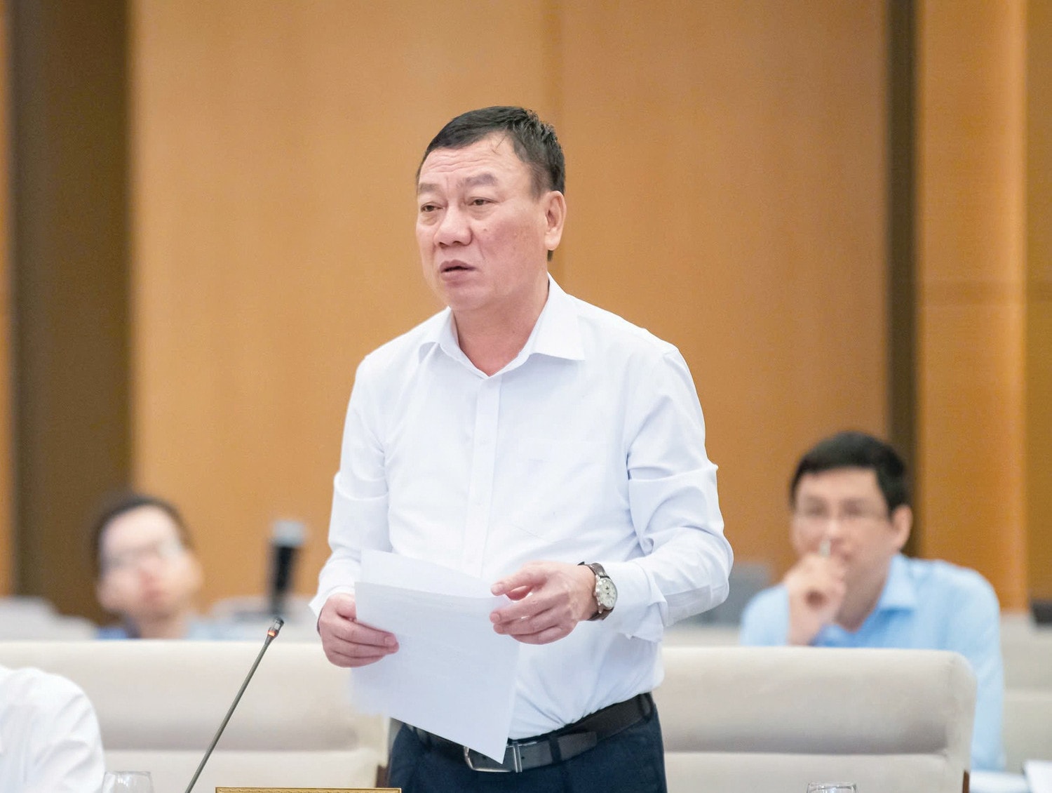 Tổng Thanh tra Chính phủ Đoàn Hồng Phong giải trình về xử lý chồng chéo, trùng lặp giữa hoạt động thanh tra với hoạt động kiểm toán nhà nước. Ảnh: Hồ Long