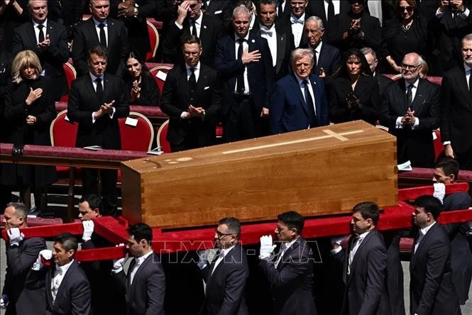 Các nhà lãnh đạo thế giới dự Thánh lễ an táng Giáo hoàng Francis tại Vatican ngày 26.4.2025. Ảnh: REUTERS/TTXVN