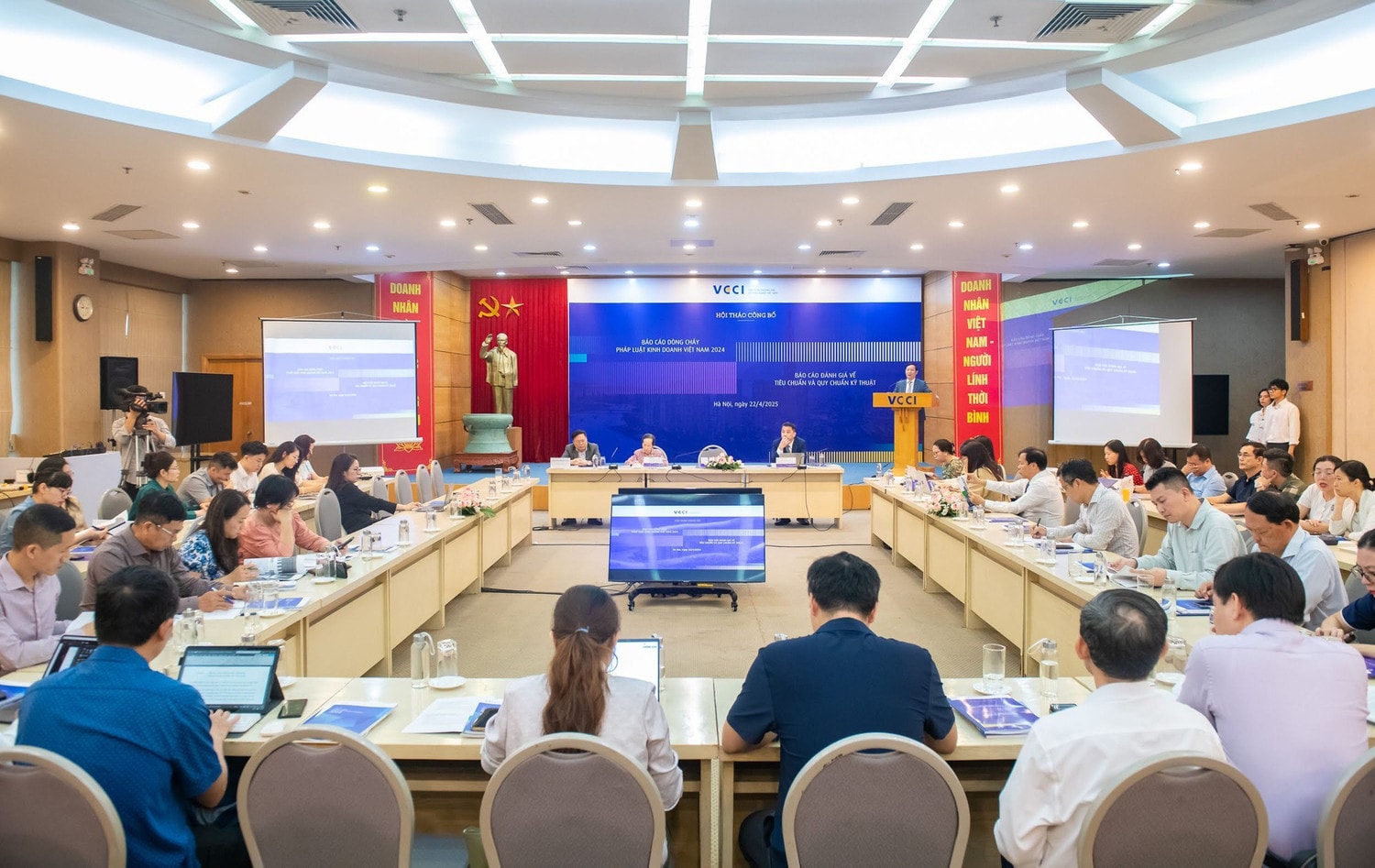 toancanh3-17453108382951102033024.jpg