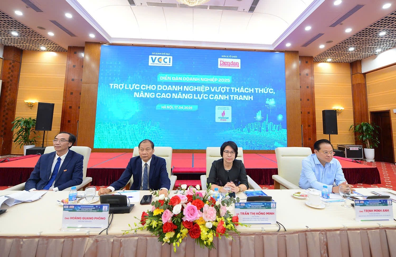 toancanh3-1744892378510916926834.jpg