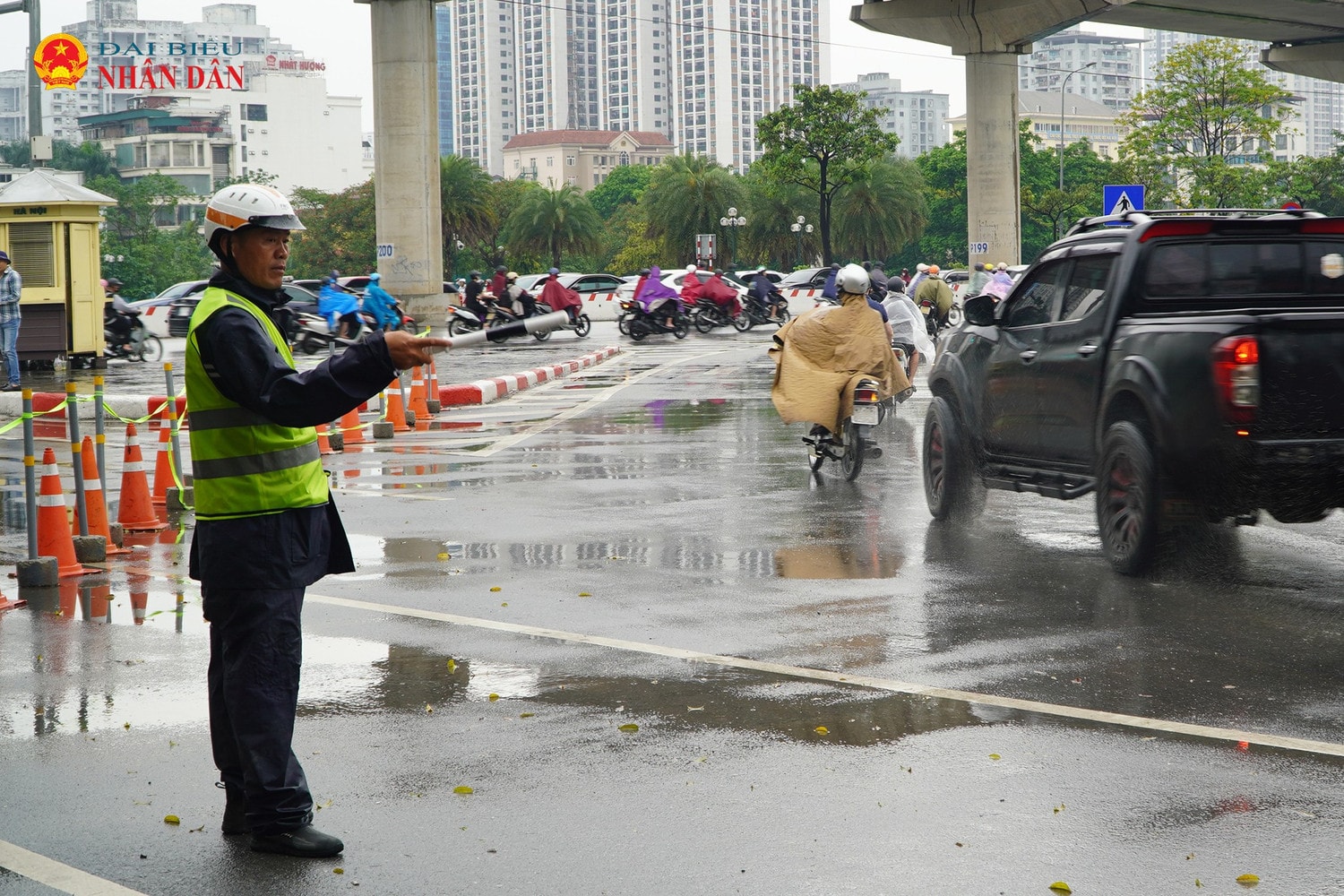 nut-giao-tran-vy-4.jpg