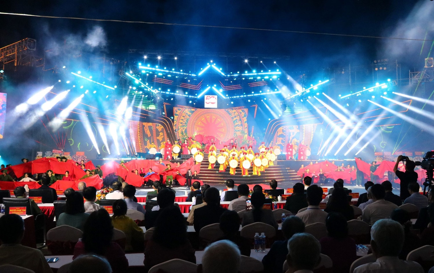 van-nghe-a4.jpg