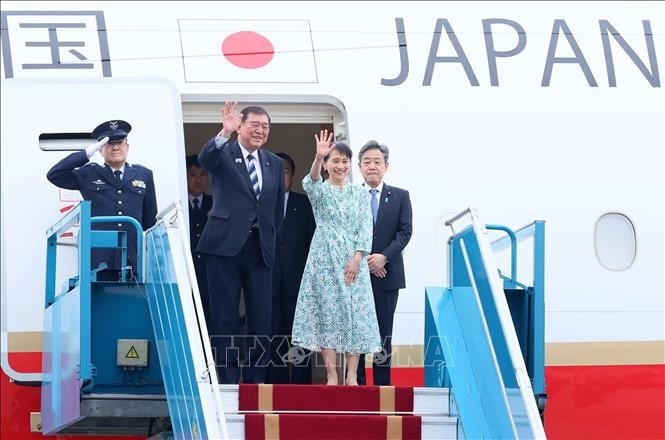 Thủ tướng Nhật Bản Ishiba Shigeru và Phu nhân đến Hà Nội, bắt đầu chuyến thăm chính thức Việt Nam. Ảnh: An Đăng/TTXVN