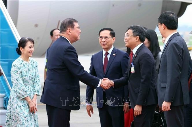 Thủ tướng Nhật Bản Ishiba Shigeru và Phu nhân đến Hà Nội, bắt đầu chuyến thăm chính thức Việt Nam. Ảnh: An Đăng/TTXVN
