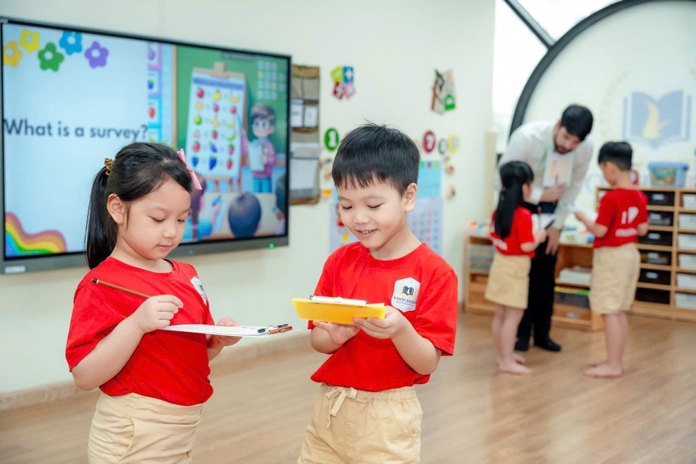 Dự thảo trình Quốc hội thống nhất miễn học phí với học sinh các trường công lập và hỗ trợ học phí với học sinh các trường dân lập, tư thục. Ảnh: Quốc Việt