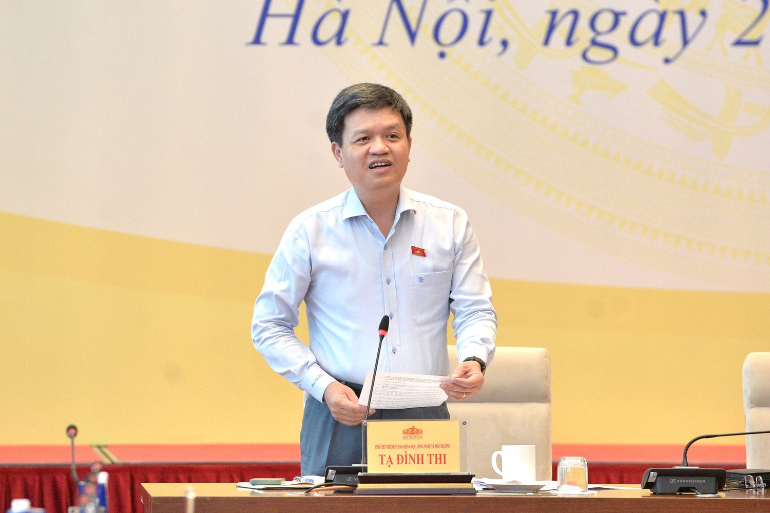 Phó Chủ nhiệm Ủy ban Khoa học, Công nghệ và Môi trường Tạ Đình Thi phát biểu