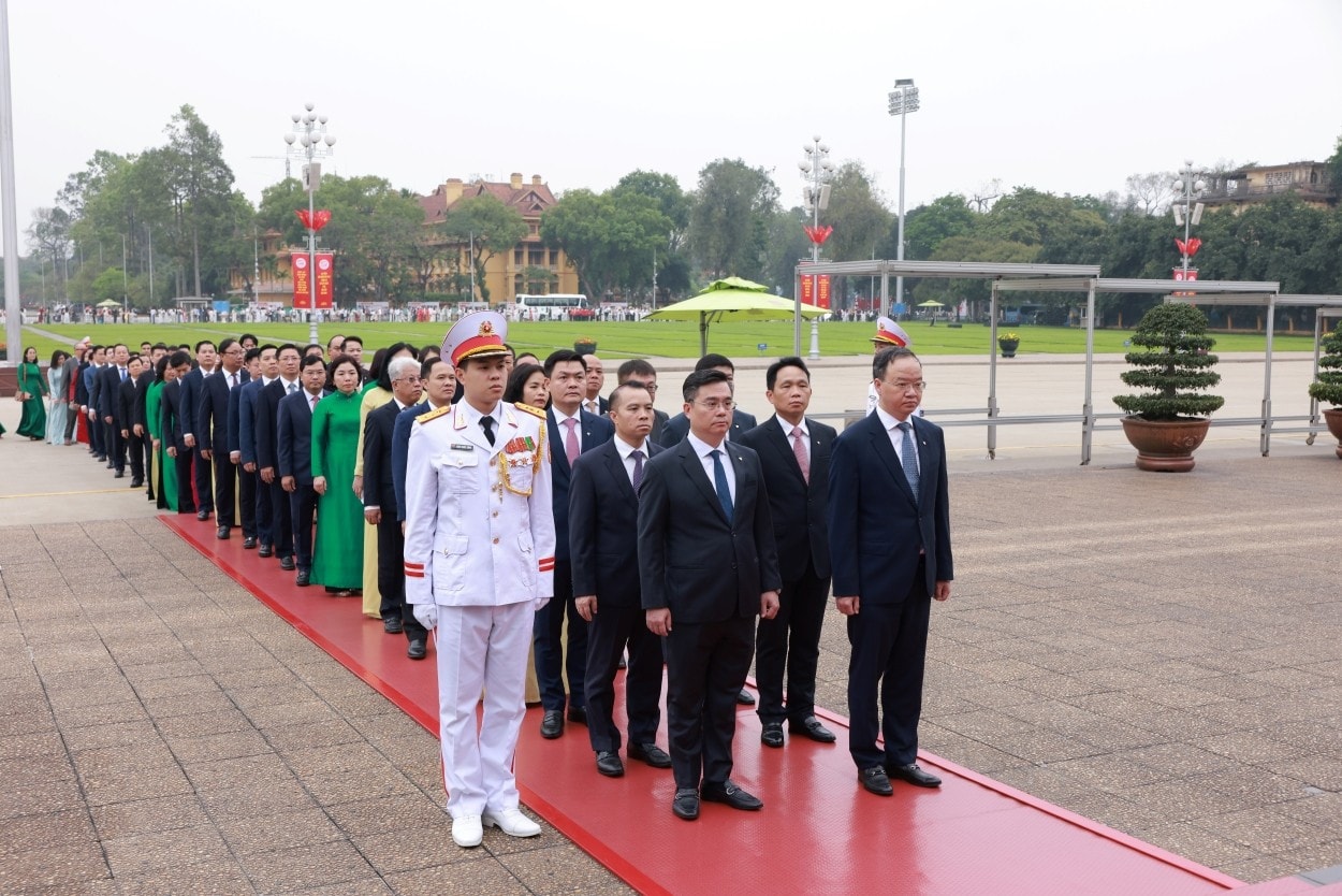 20250426-tmt-dang-bo-vcb-to-chuc-le-bao-cong-dang-bac-anh-3.jpg