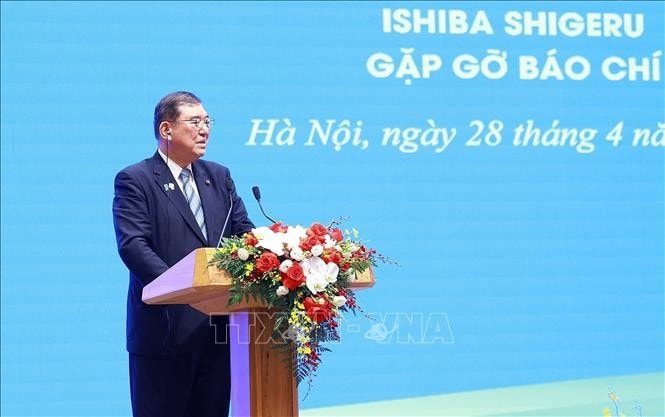 Thủ tướng Nhật Bản Ishiba Shigeru phát biểu trước báo chí hai nước. Ảnh: Dương Giang/TTXVN
