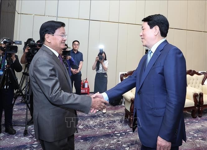 Chủ tịch nước Lương Cường tiếp Tổng Bí thư, Chủ tịch nước Lào Thongloun Sisoulith. Ảnh: Lâm Khánh/TTXVN