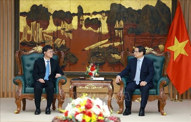 Thủ tướng Phạm Minh Chính tiếp Bộ trưởng Bộ Công tác Quân nhân xuất ngũ Trung Quốc Bùi Kim Giai. Ảnh: Dương Giang/TTXVN