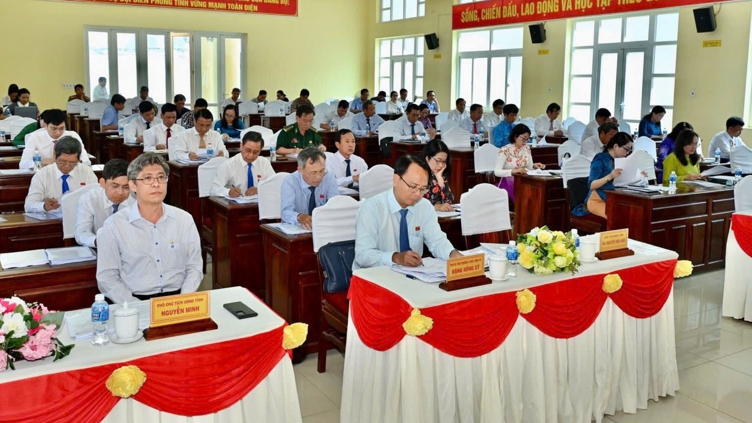 650dbb090f0cbd52e41d.jpg