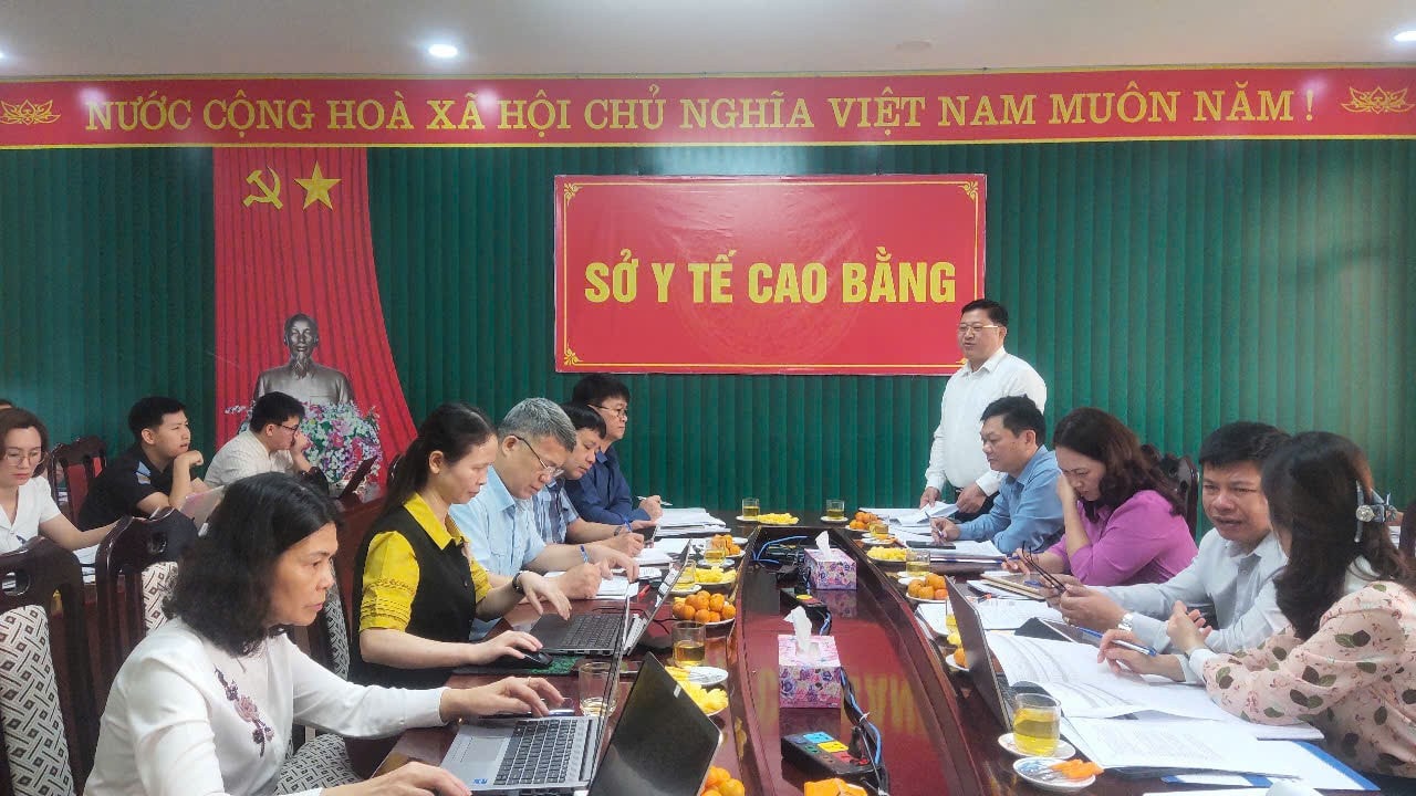 Toàn cảnh cuộc giám sát. Ảnh: Việt Long