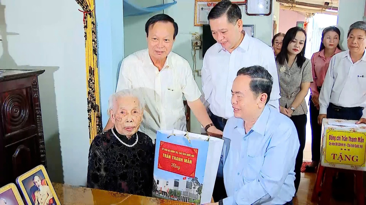 tang-qua.jpg