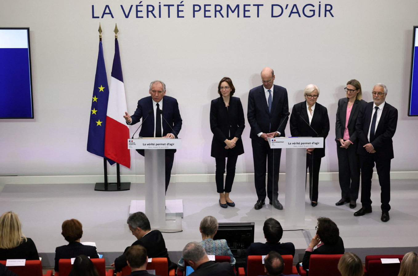 thu-tuong-phap-francois-bayrou-va-bo-truong-bo-truong-phu-trach-tai-khoan-cong-amelie-de-montchalin-tham-du-hoi-nghi-ve-tai-chinh-cong-tai-paris-ngay-1542025.png