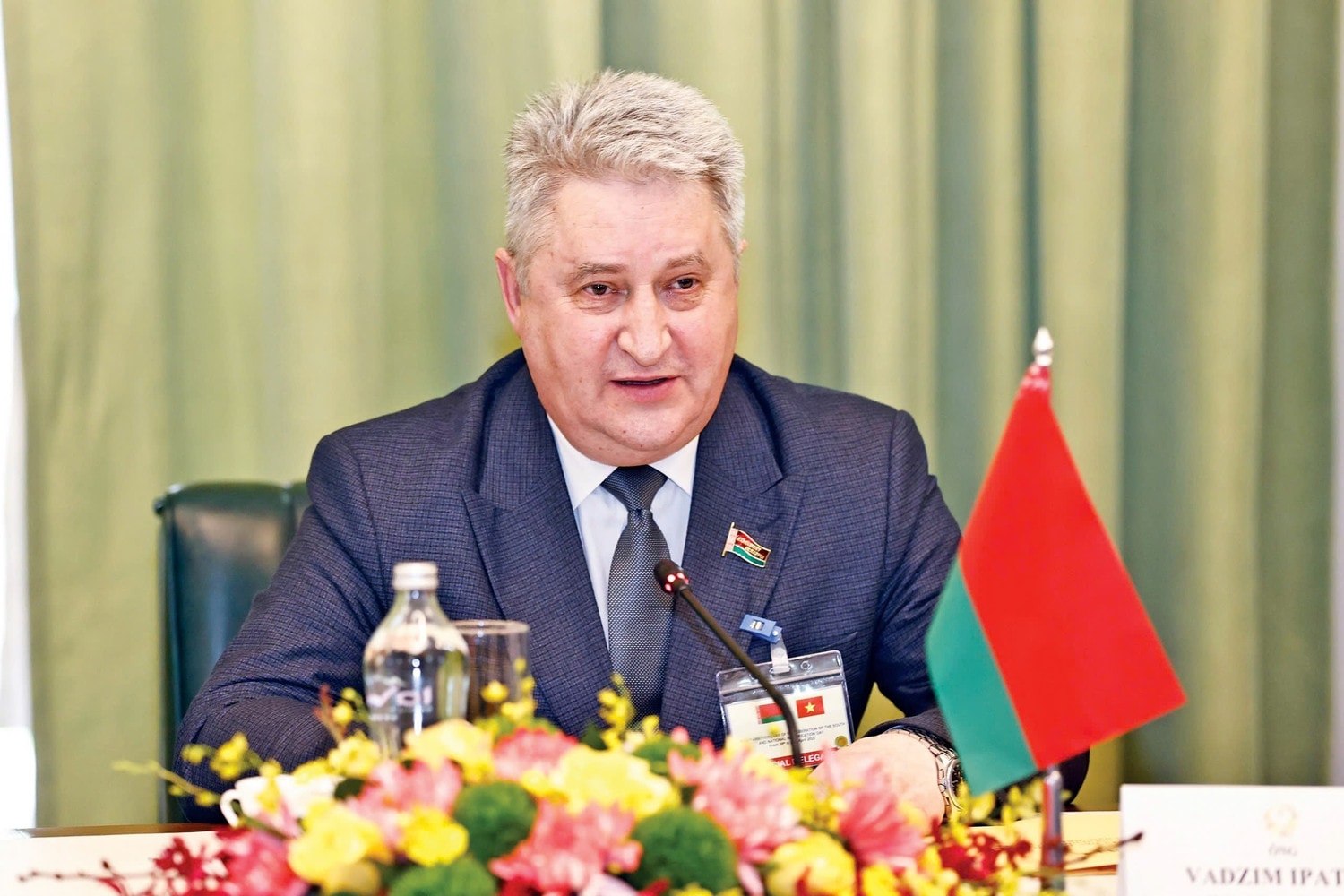 Phó Chủ tịch Hạ viện Cộng hòa Belarus Ipatau Vadzim phát biểu tại cuộc tiếp. Ảnh: Doãn Tấn - TTXVN