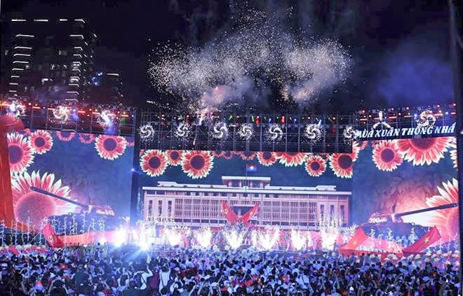 Tiết mục văn nghệ tại Chương trình nghệ thuật đặc biệt "Mùa Xuân thống nhất". Ảnh: Thống Nhất - TTXVN