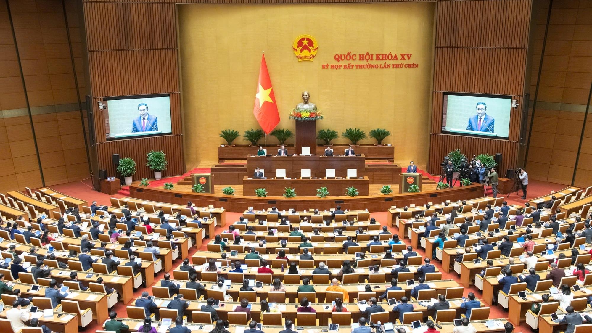 KỲ HỌP THỨ CHÍN 