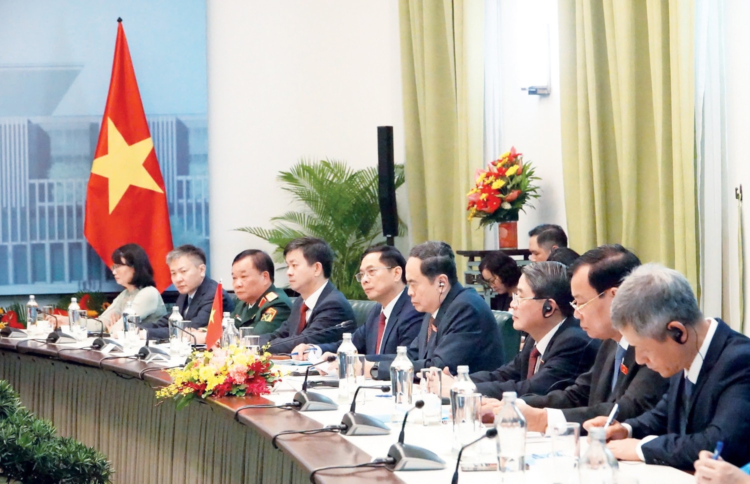 Chủ tịch Quốc hội Trần Thanh Mẫn và các đại biểu Việt Nam tại cuộc tiếp. Ảnh: P. Thúy