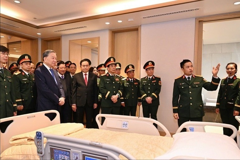 Tổng Bí thư Tô Lâm, Chủ tịch Quốc hội Trần Thanh Mẫn và các đại biểu thăm Viện Bảo vệ, chăm sóc sức khỏe cán bộ Trung ương và Viện Lâm sàng các bệnh truyền nhiễm.