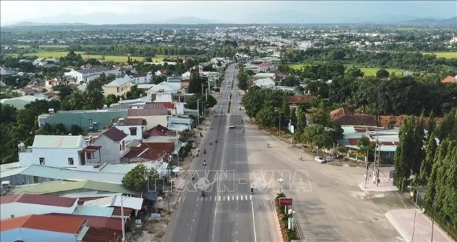 Quốc lộ 14 (đường Hồ Chí Minh) là tuyến đường huyết mạch lưu thông hàng hóa theo trục Bắc - Nam qua tỉnh Kon Tum. Ảnh minh họa: Dư Toán/TTXVN