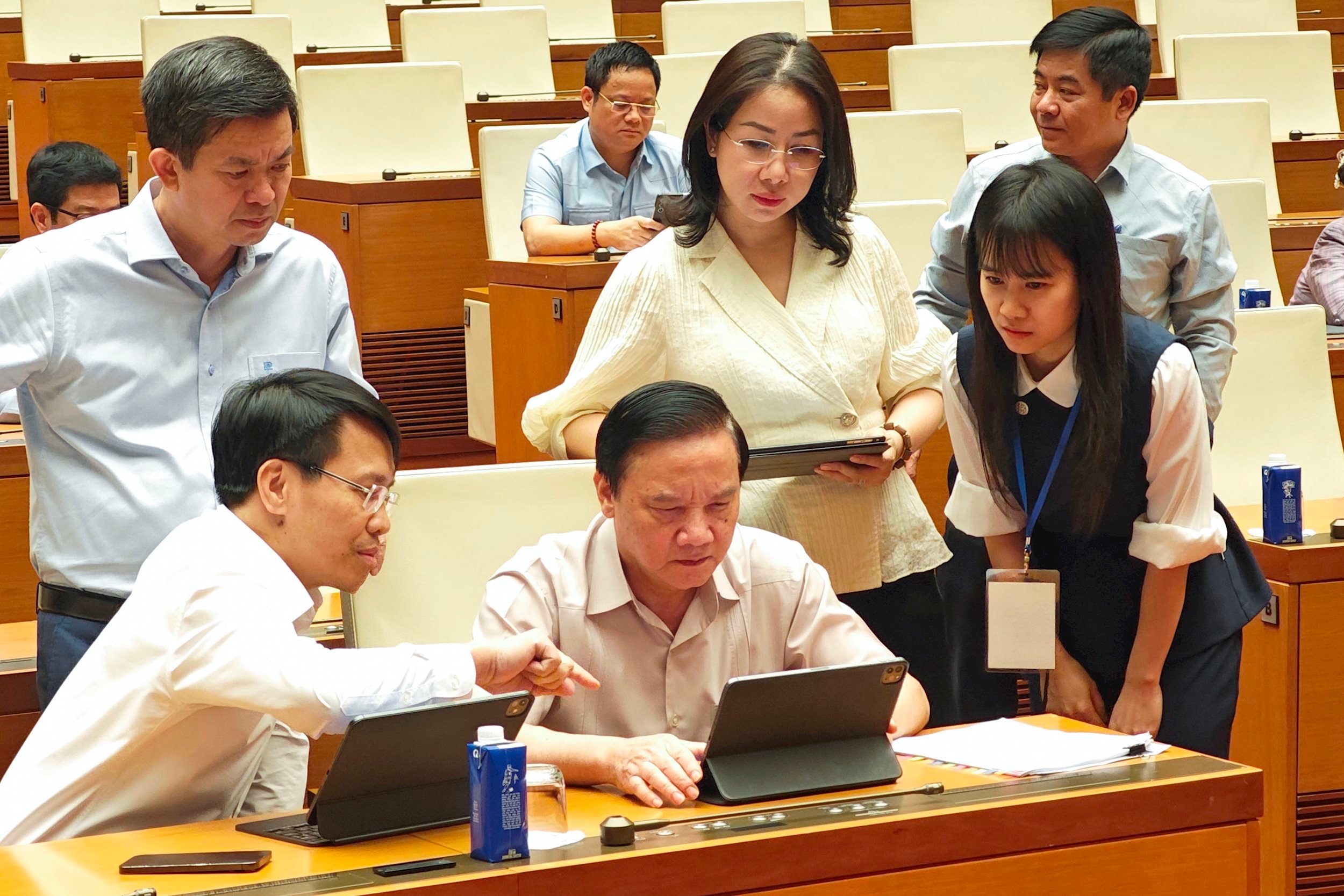 Phó Chủ tịch Quốc hội Nguyễn Khắc Định 1