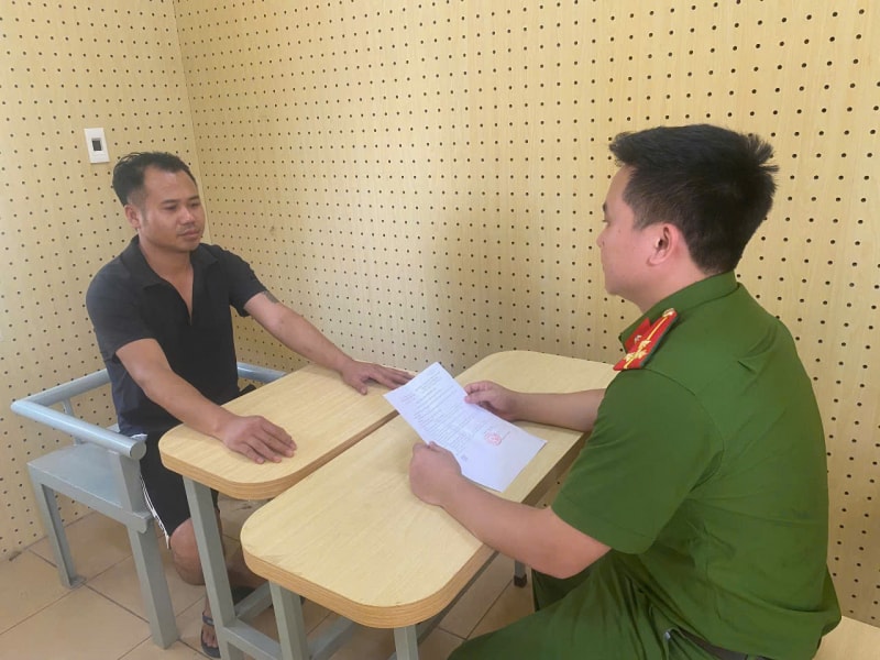 Bắt giữ 2 đối tượng đe dọa, yêu cầu Cảnh sát giao thông chuyển tiền -0