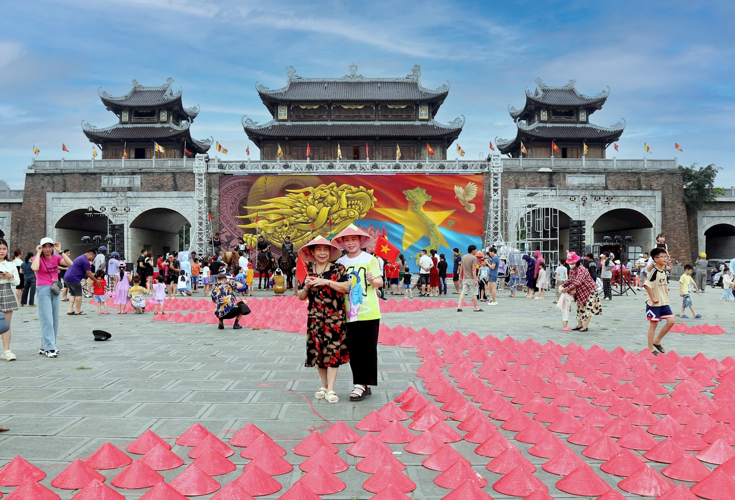 Lễ hội Nón lá Ninh Bình