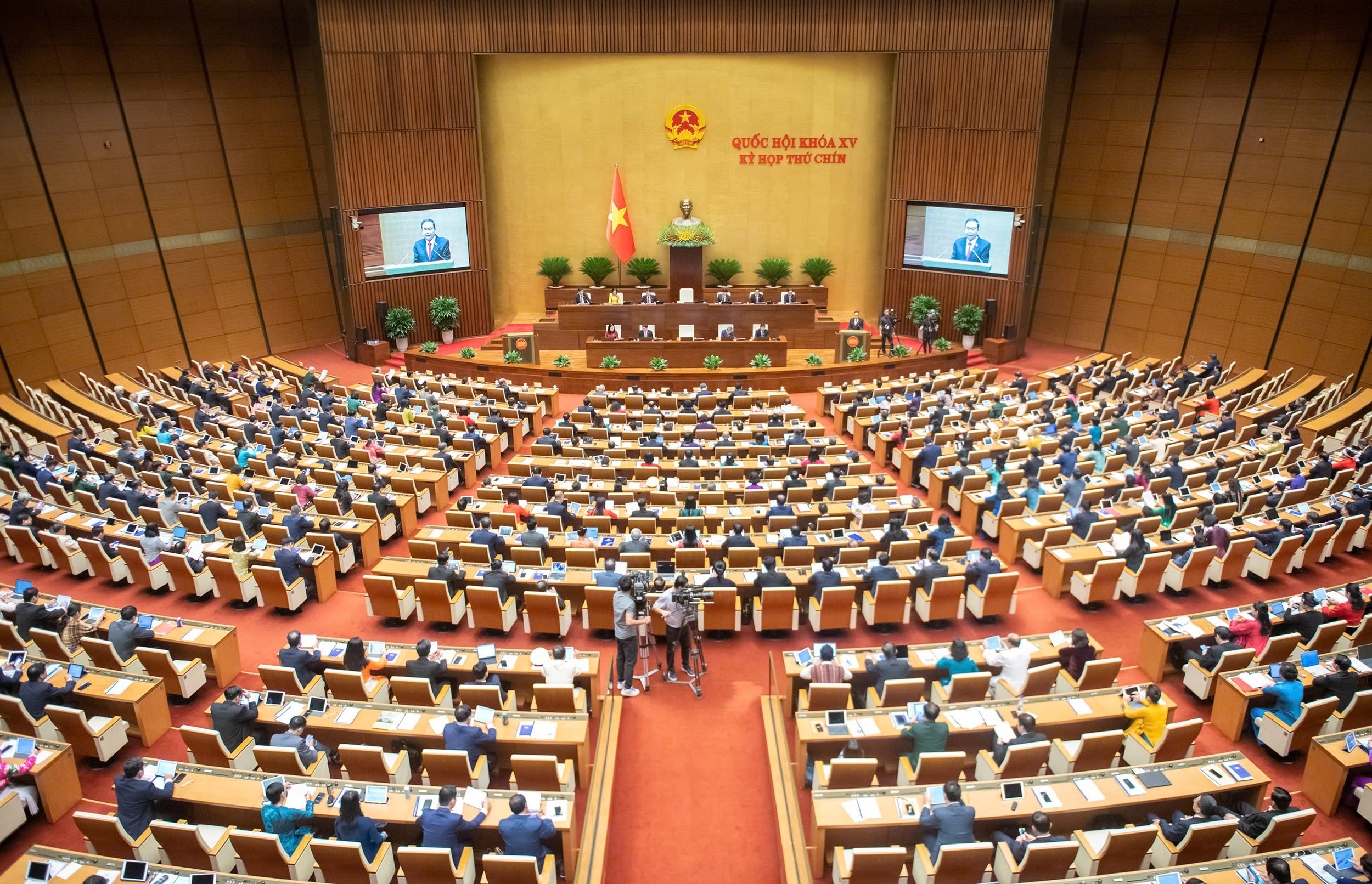 KỲ HỌP THỨ CHÍN