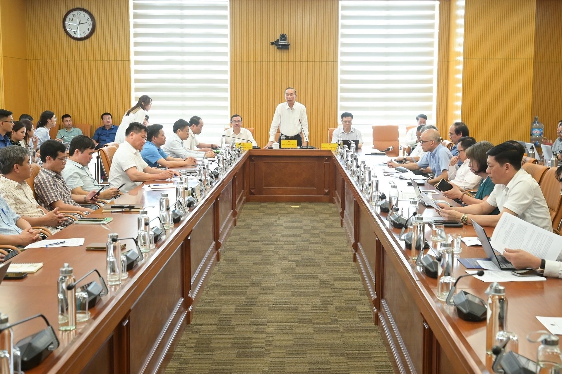 Thứ trưởng Phùng Đức Tiến tham gia chỉ đạo