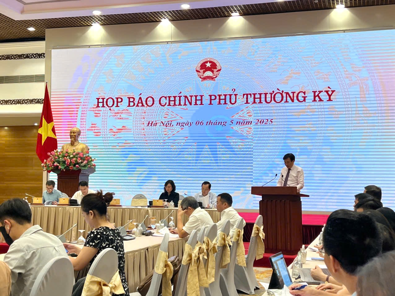 Bộ trưởng, Chủ nhiệm Văn phòng Chính phủ Trần Văn Sơn phát biểu khai mạc 