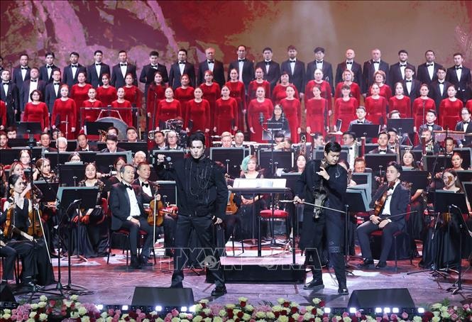 Chương trình hòa nhạc hữu nghị Việt Nam - Kazakhstan. Ảnh: Thống Nhất/TTXVN