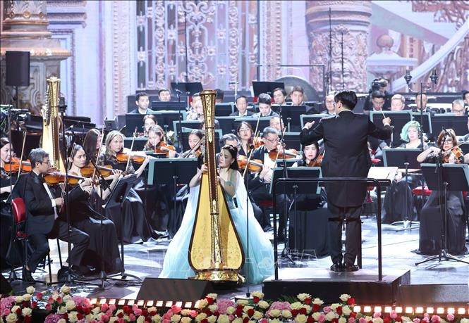 Chương trình hòa nhạc hữu nghị Việt Nam - Kazakhstan. Ảnh: Thống Nhất/TTXVN