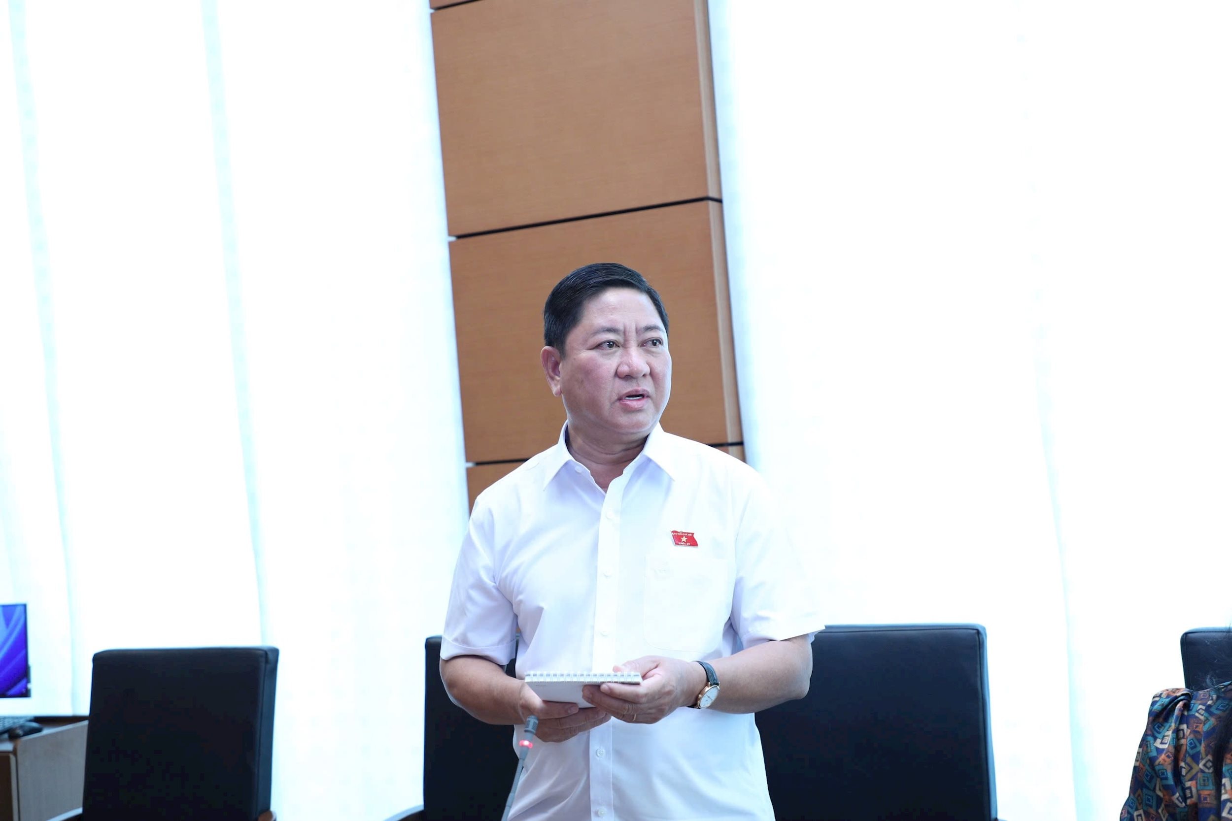 Đại biểu Quốc hội Trần Quốc Nam (Đoàn ĐBQH tỉnh Ninh Thuận) phát biểu.