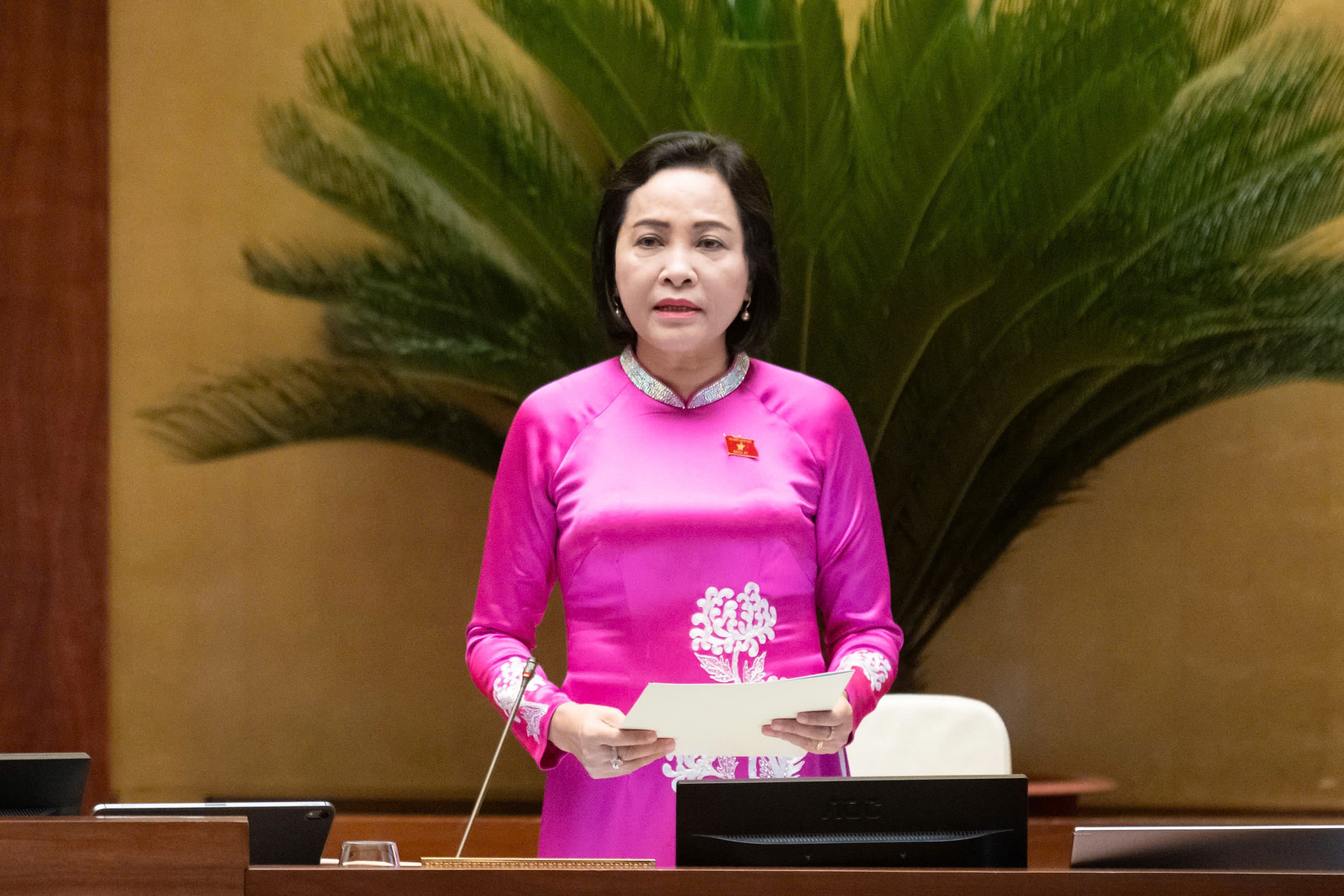 Phó Chủ tịch QH Nguyễn Thị Thanh điều hành nội dung 1