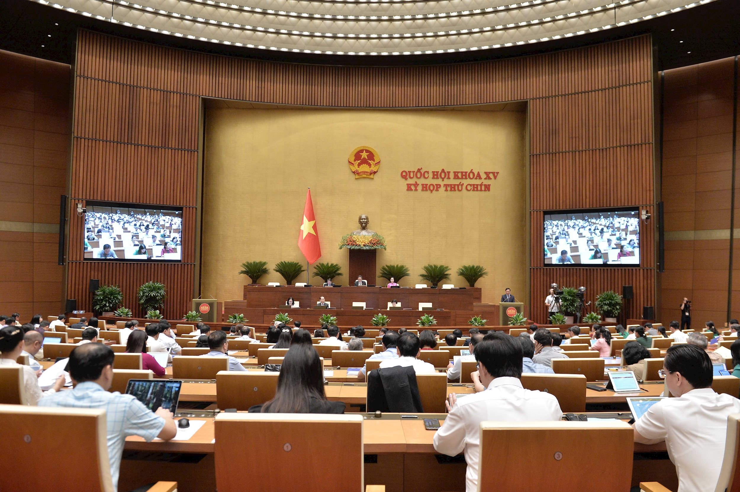 Toàn cảnh
