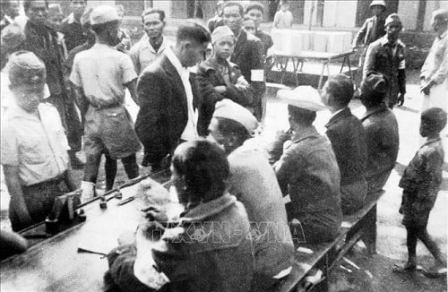 chu-tich-ho-chi-minh-voi-cuoc-tong-tuyen-cu-dau-tien-bau-quoc-hoi-nuoc-viet-nam-dan-chu-cong-hoa-nam-1946-n4.jpg