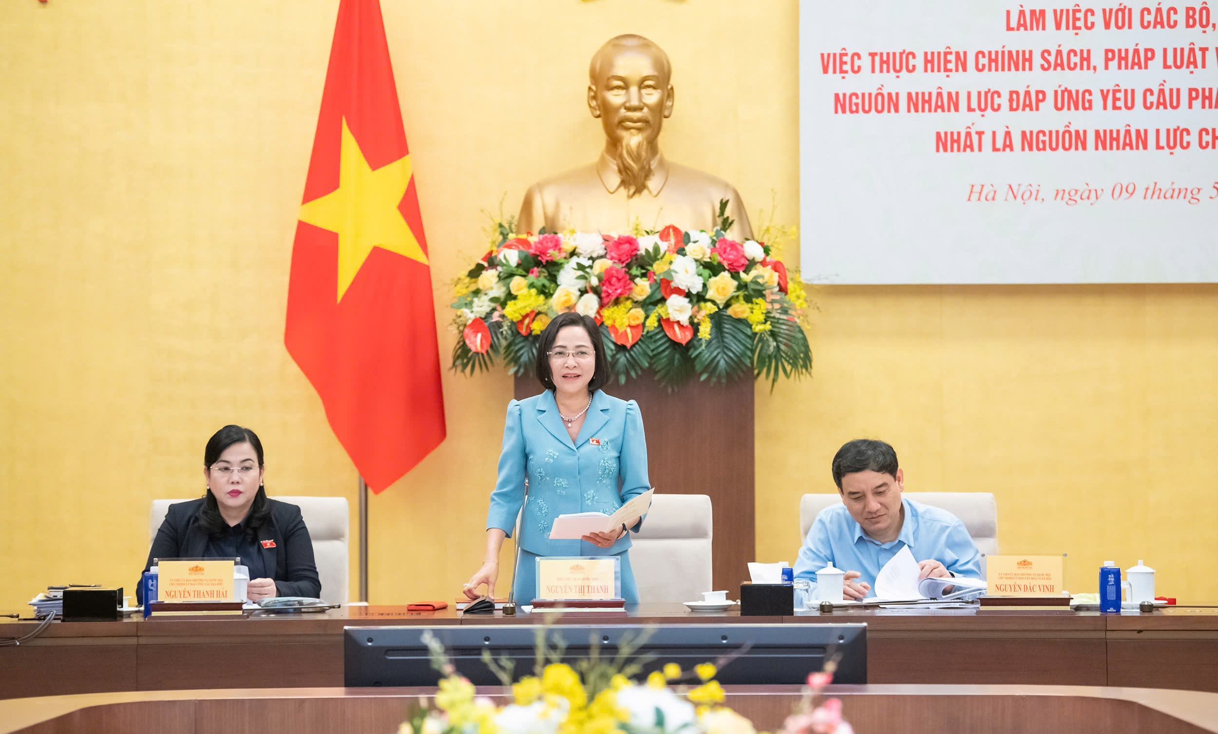 DGS lam viec voi bo, nganh