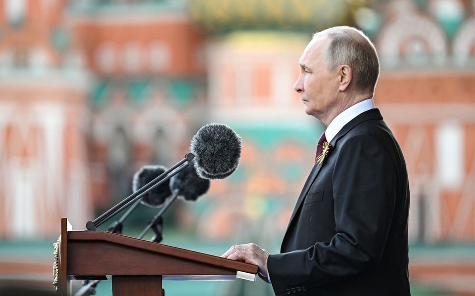 Tổng thống Vladimir Putin phát biểu khai mạc lễ duyệt binh, khẳng định ý nghĩa lịch sử của Chiến thắng trong Chiến tranh Vệ quốc vĩ đại cách đây 80 năm và tinh thần đoàn kết chống chủ nghĩa phátxít. (Nguồn: RIA Novosti)