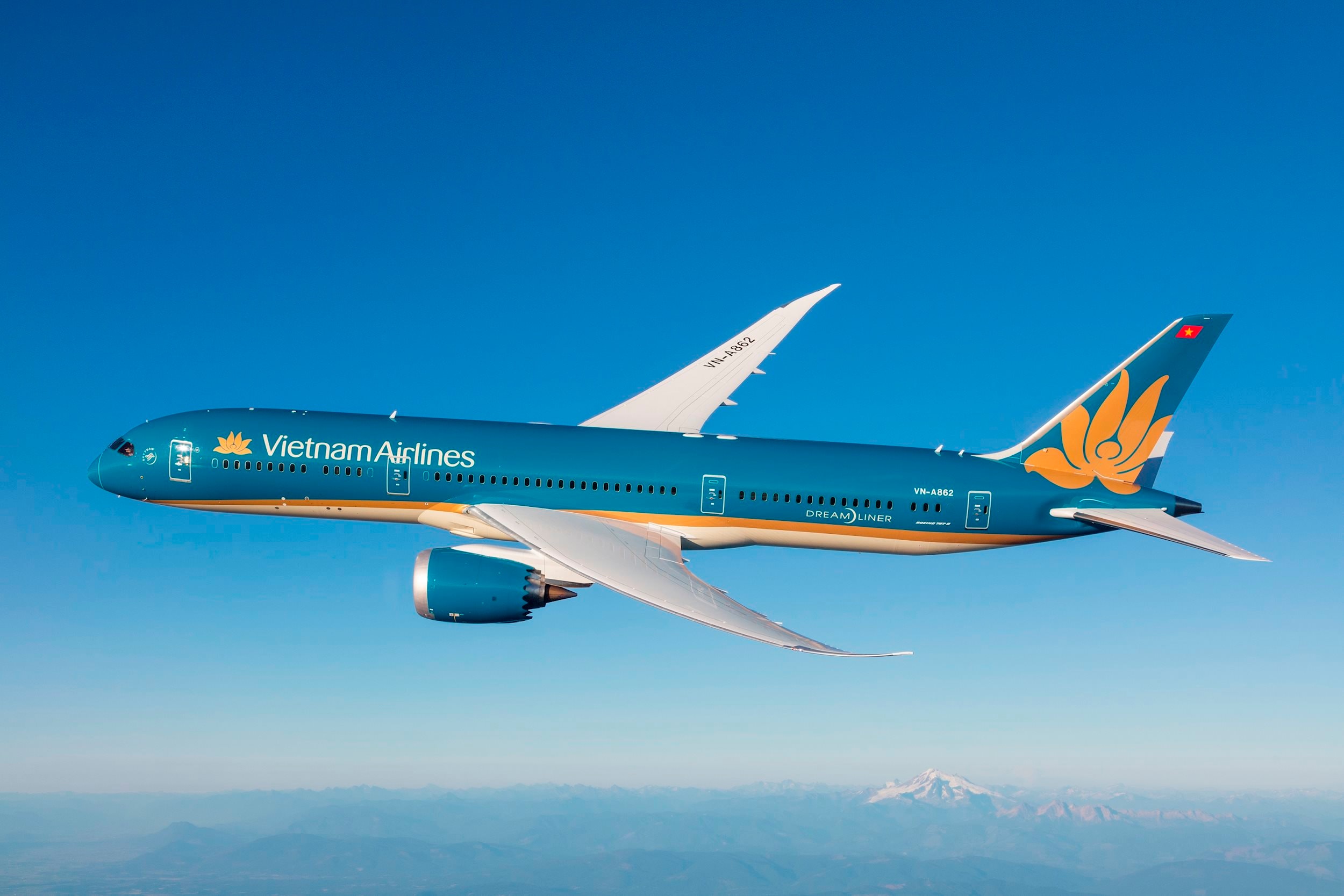Vietnam Airlines đã chủ động điều chỉnh đường bay và kế hoạch khai thác các chuyến bay giữa Việt Nam và châu Âu nhằm đảm bảo an toàn cho hành khách và phi hành đoàn. Ảnh VNA