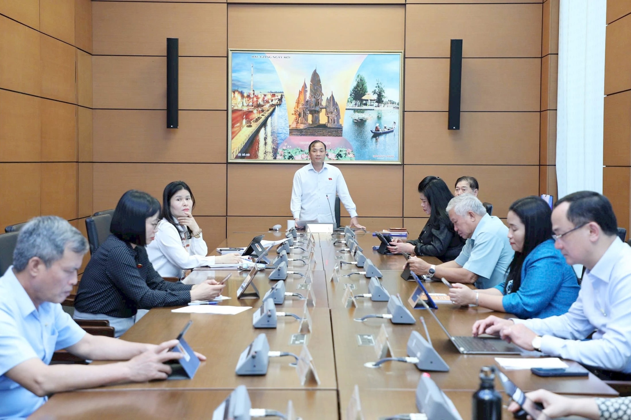 Quang cảnphiên thảo luận tổ 3
