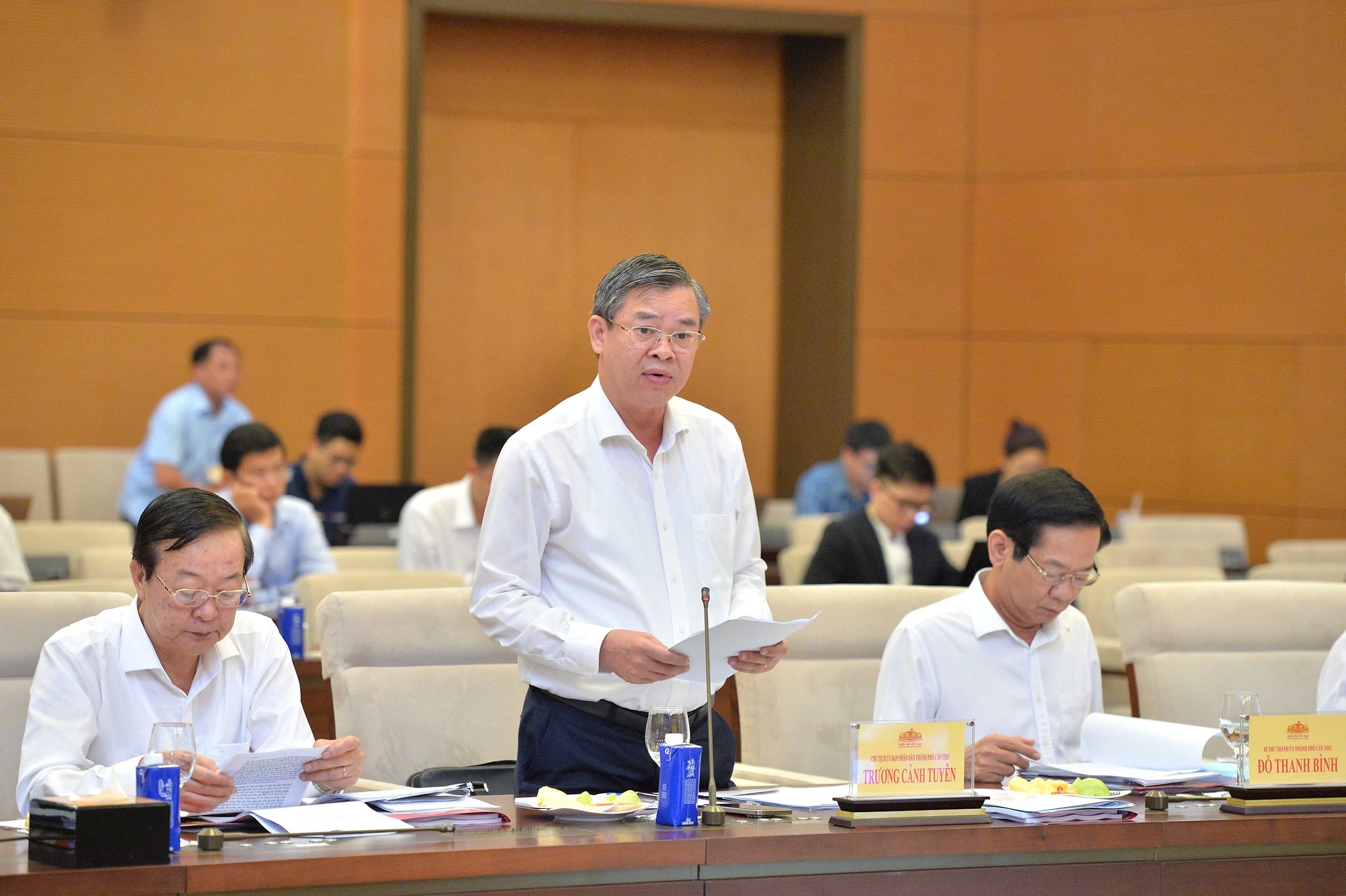 Chủ tịch tỉnh Cần Thơ Trương Cảnh Tuyên