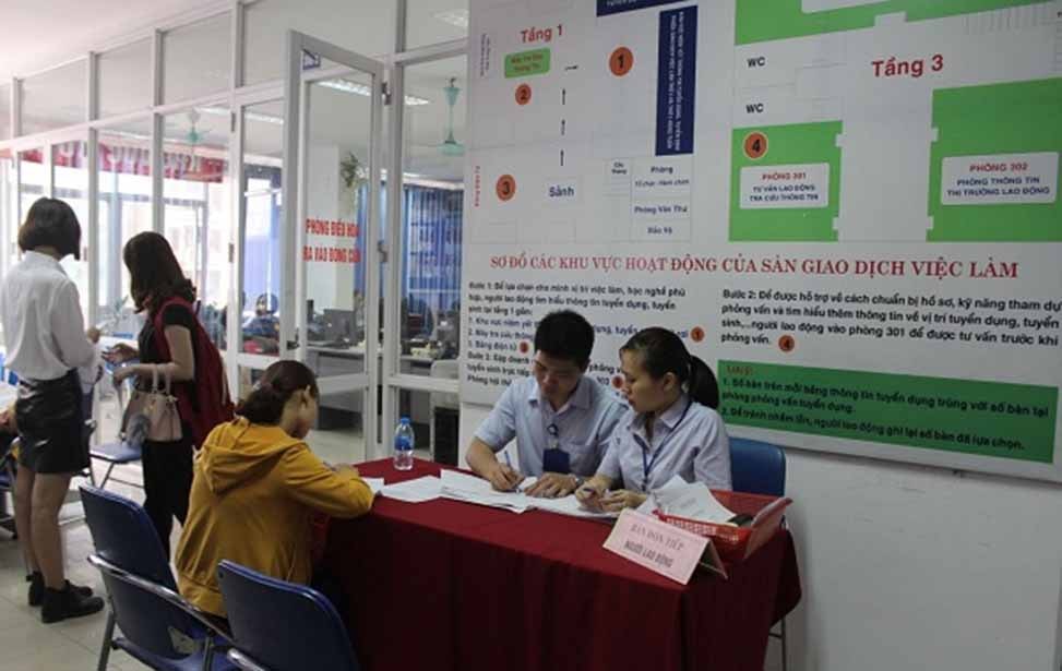 Ảnh 2- Trung tâm dịch vụ việc làm giúp người lao động tìm được công việc phù hợp. Ảnh ebh