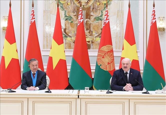 tong bi thu to lam va tong thong lukashenko hop bao thong tin ket qua hoi dam hinh anh 1